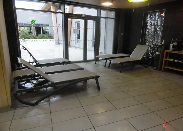 Les Blés Dorés à 7 Km De Derval. *